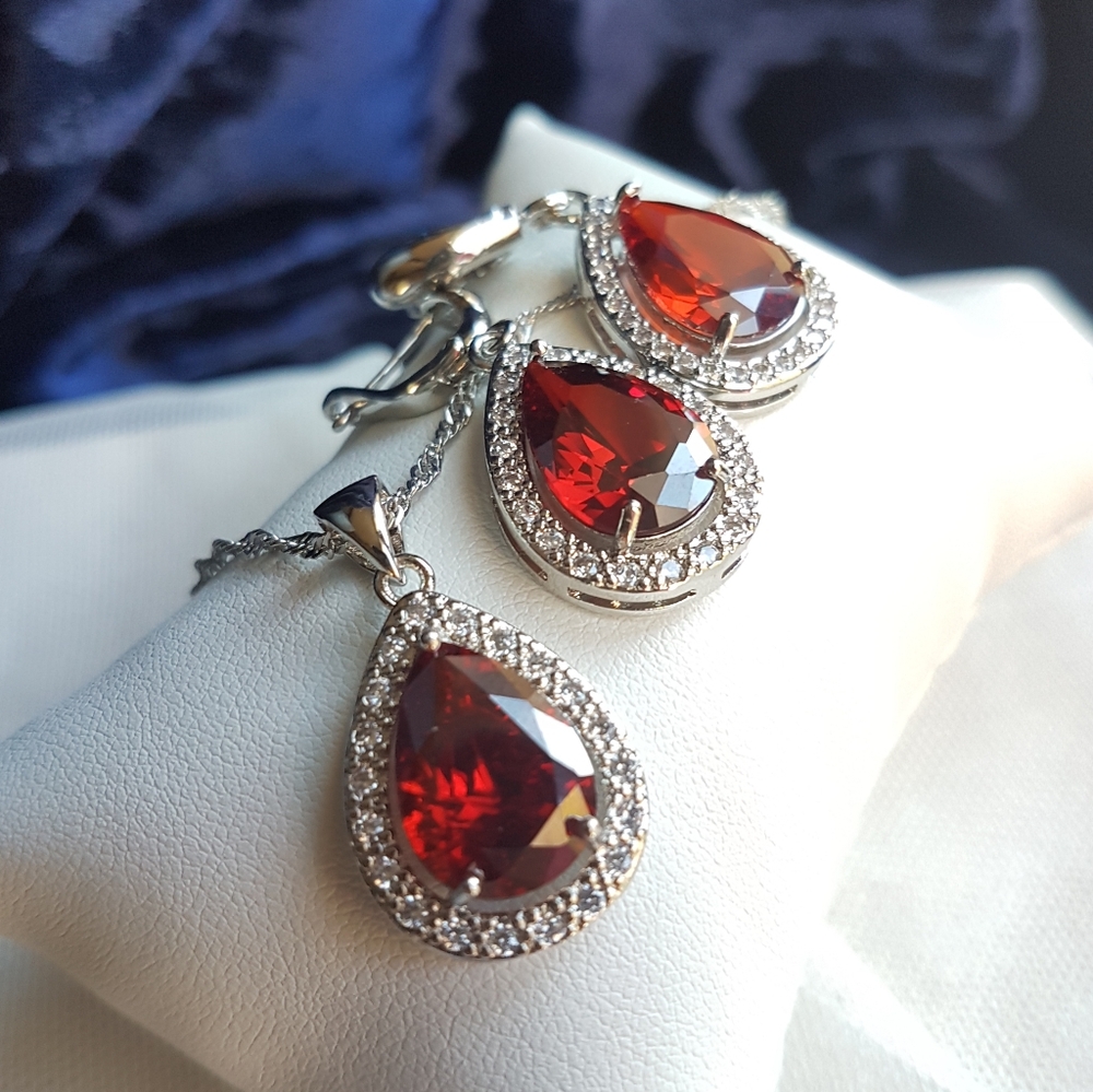 Swarovski Elements 925 Sterling Silver Red Teardrop Necklace & Earrings SET NEW - Picture 14 of 15